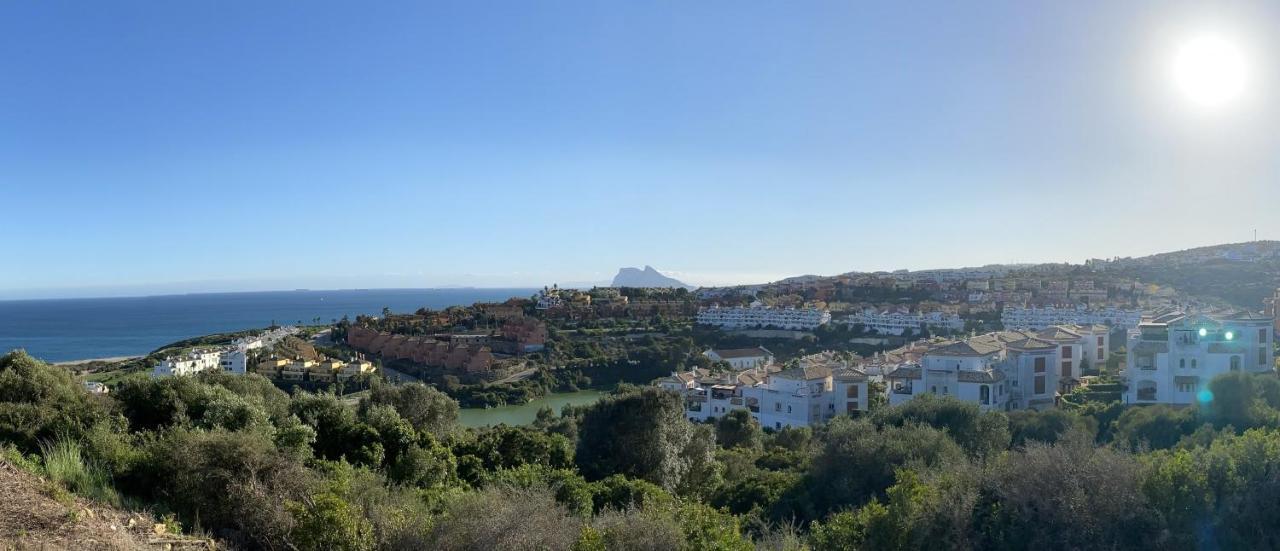 2226-Luxury Sea View Apartment La La Alcaidesa Eksteriør billede